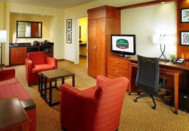 Hotel Courtyard By Marriott Pittsburgh Washington Meadow Lands Exterior foto